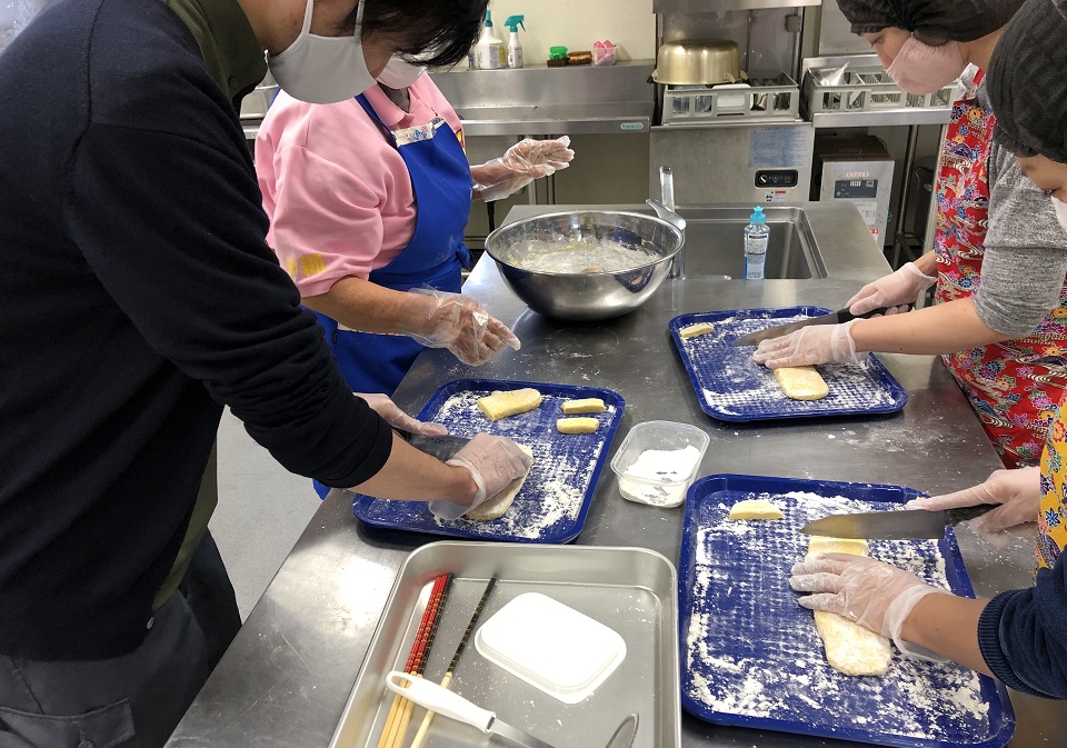 【恩納村観光協会】花城さんの沖縄伝統菓子作り体験（2人）